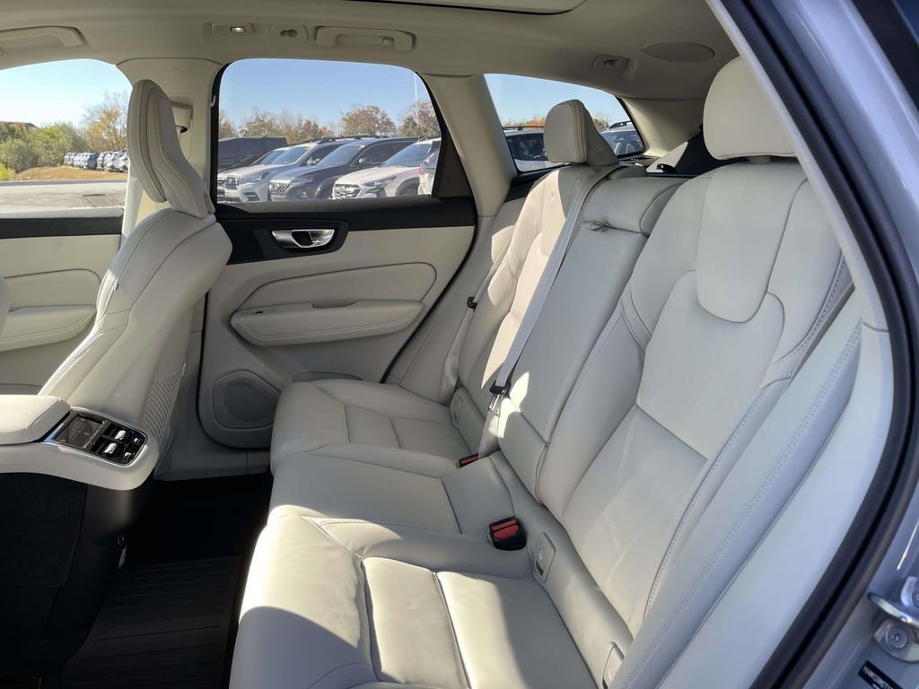 New 2026 Volvo XC60 B5 Ultra w/ Protection Package Premier image 4