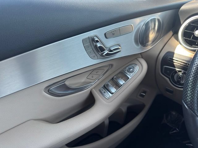 Used 2017 Mercedes-Benz GLC 300 4MATIC image 32