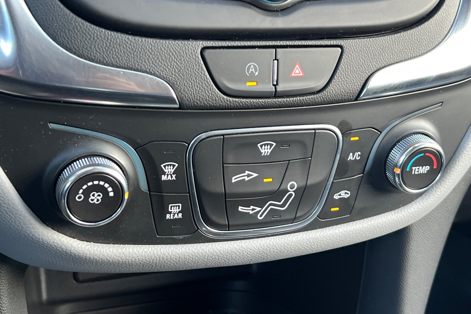 Used 2022 Chevrolet Equinox LS w/ LS Convenience Package AWD/4WD image 22
