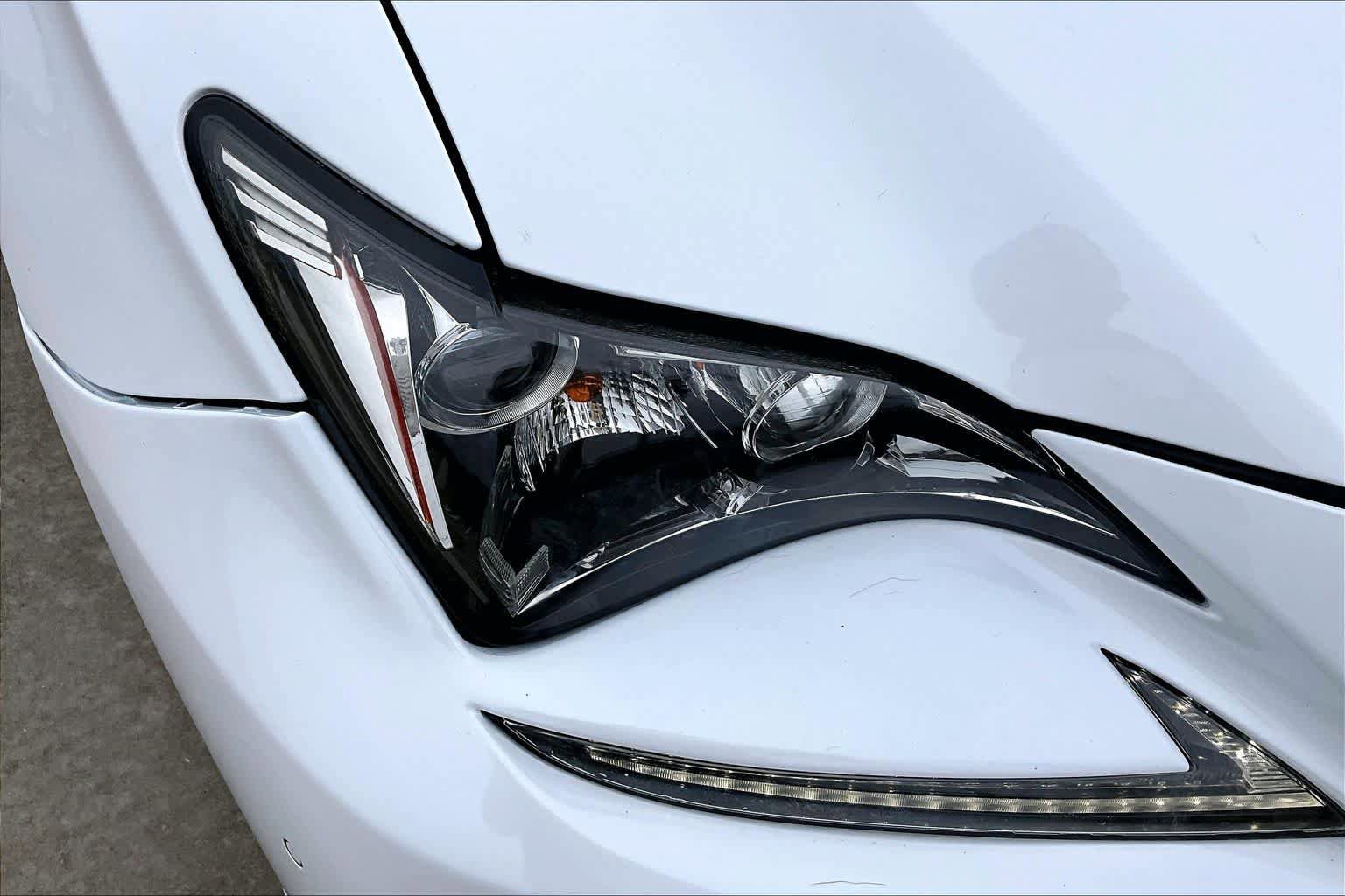 Used 2016 Lexus RC 200t RWD image 25