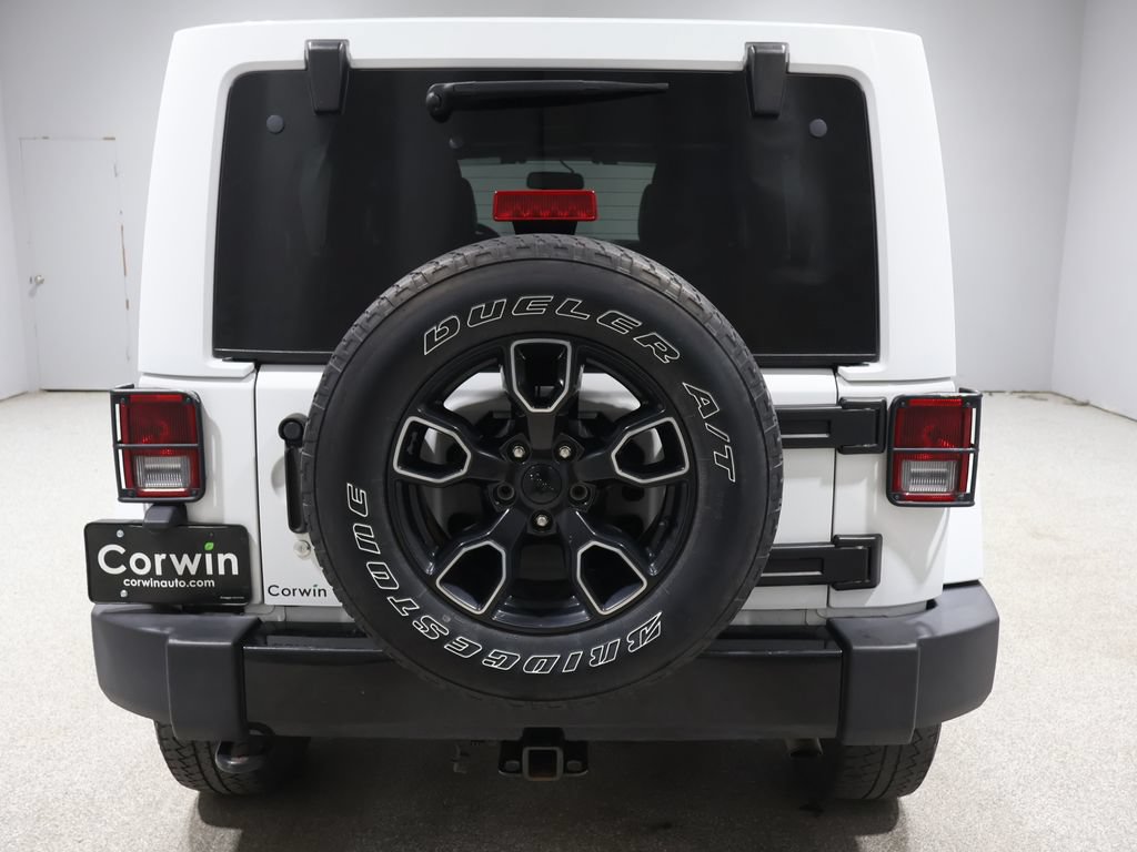 Certified 2017 Jeep Wrangler Unlimited Sahara AWD/4WD image 4