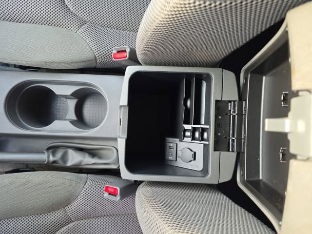 Used 2015 Nissan Frontier SV image 24