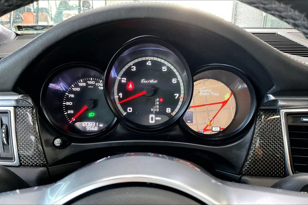 Used 2015 Porsche Macan Turbo AWD/4WD image 12