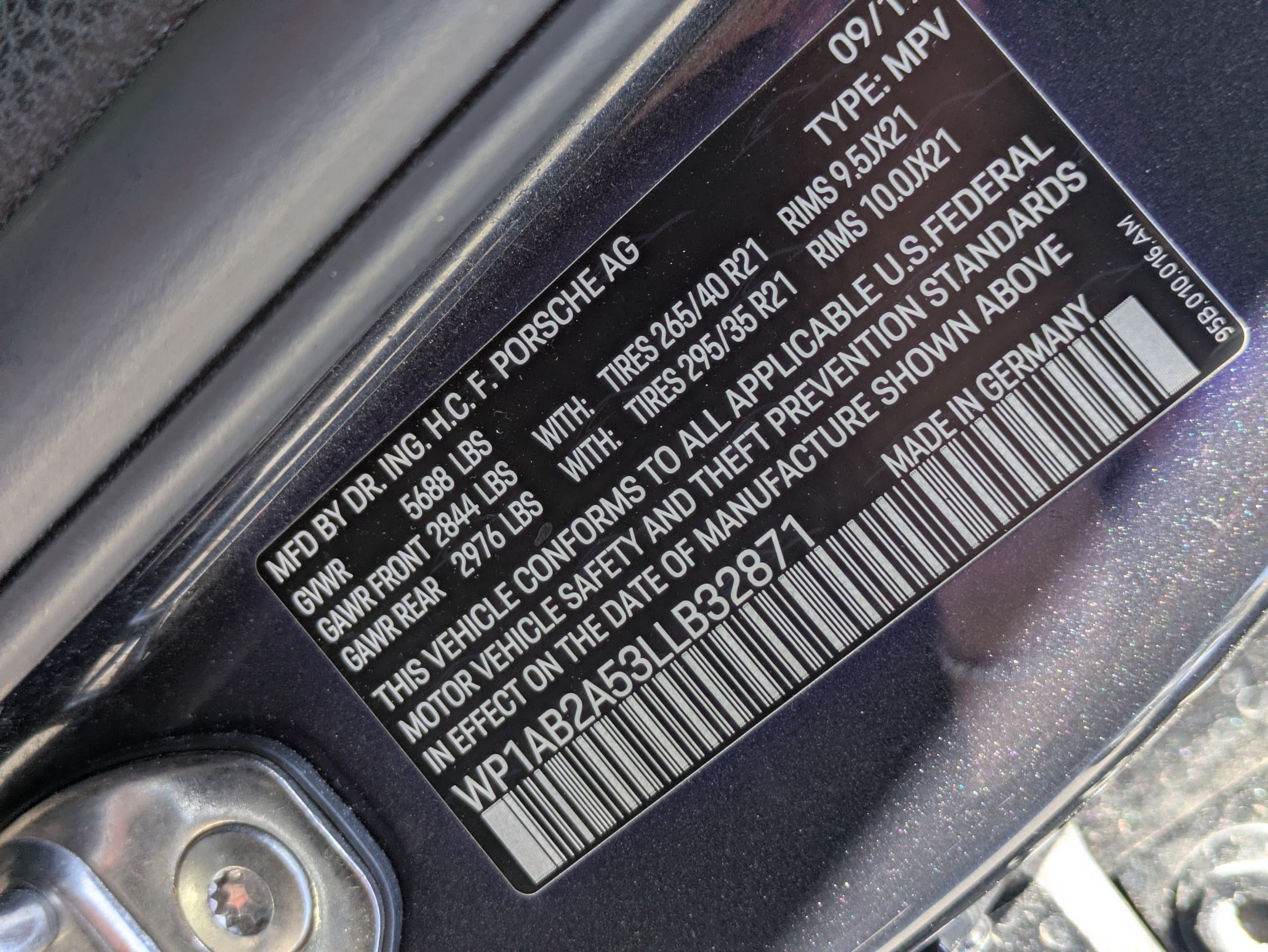 Used 2020 Porsche Macan S AWD/4WD image 34
