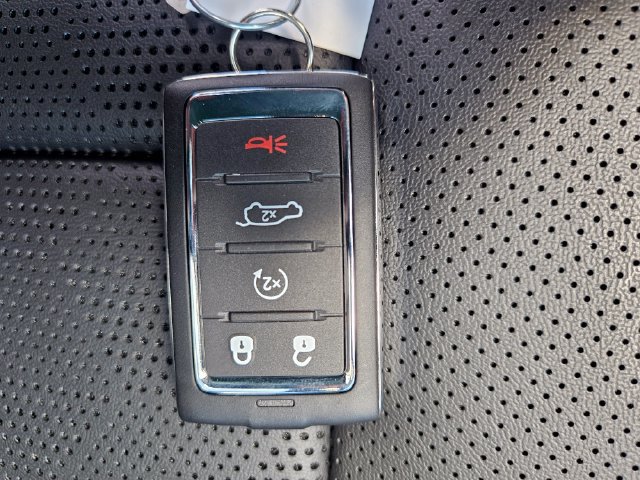 New 2026 Jeep Cherokee Overland w/ Advanced Pro Tech Group AWD/4WD image 30