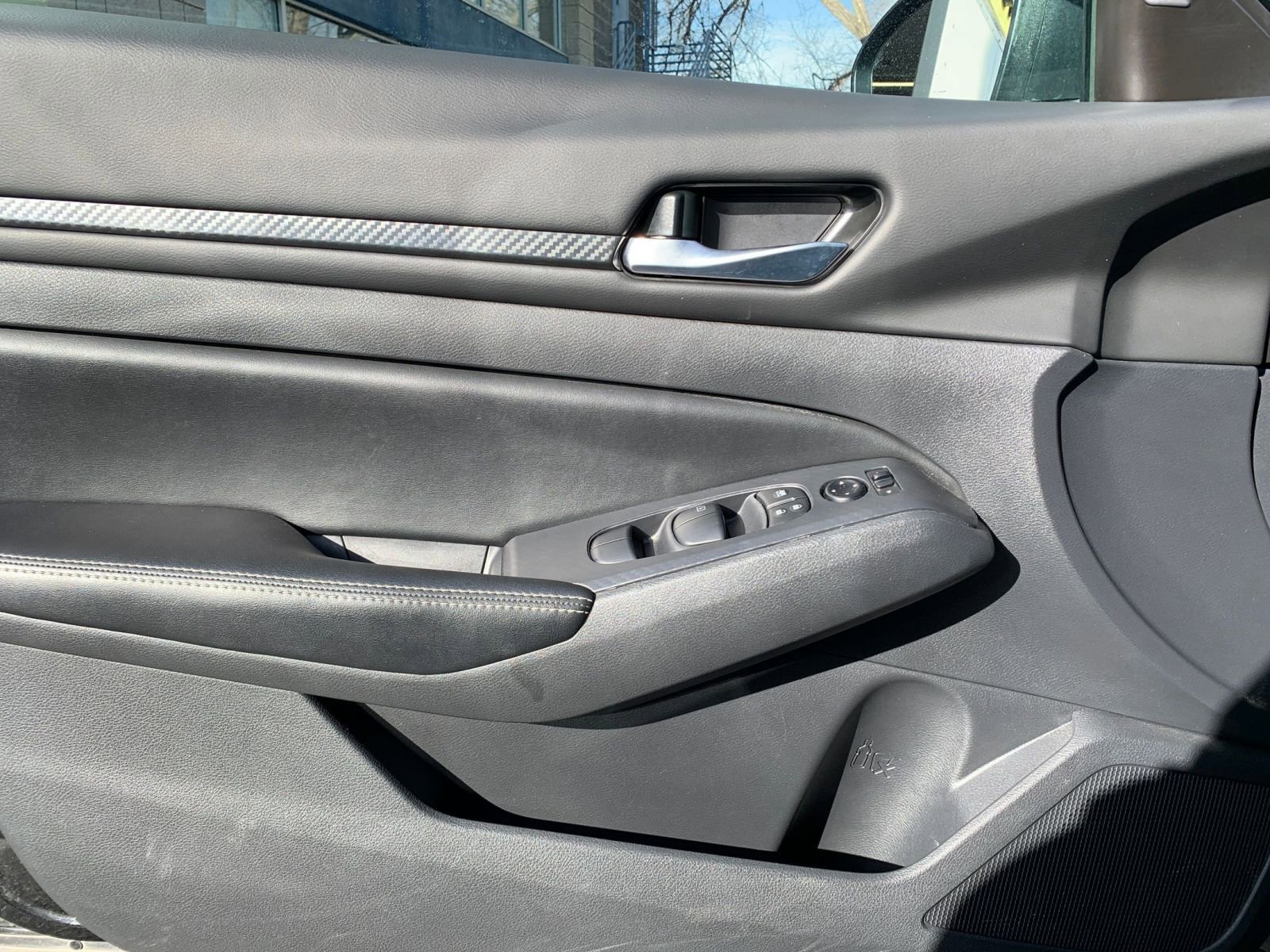 Used 2025 Nissan Altima 2.5 SV image 20