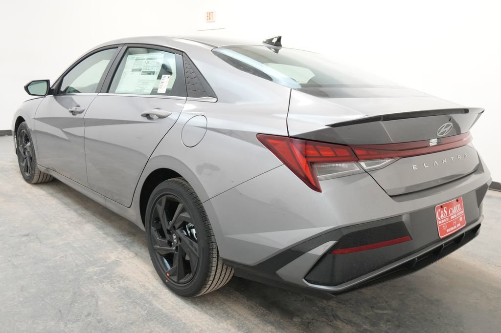 New 2026 Hyundai Elantra SEL Sport image 6