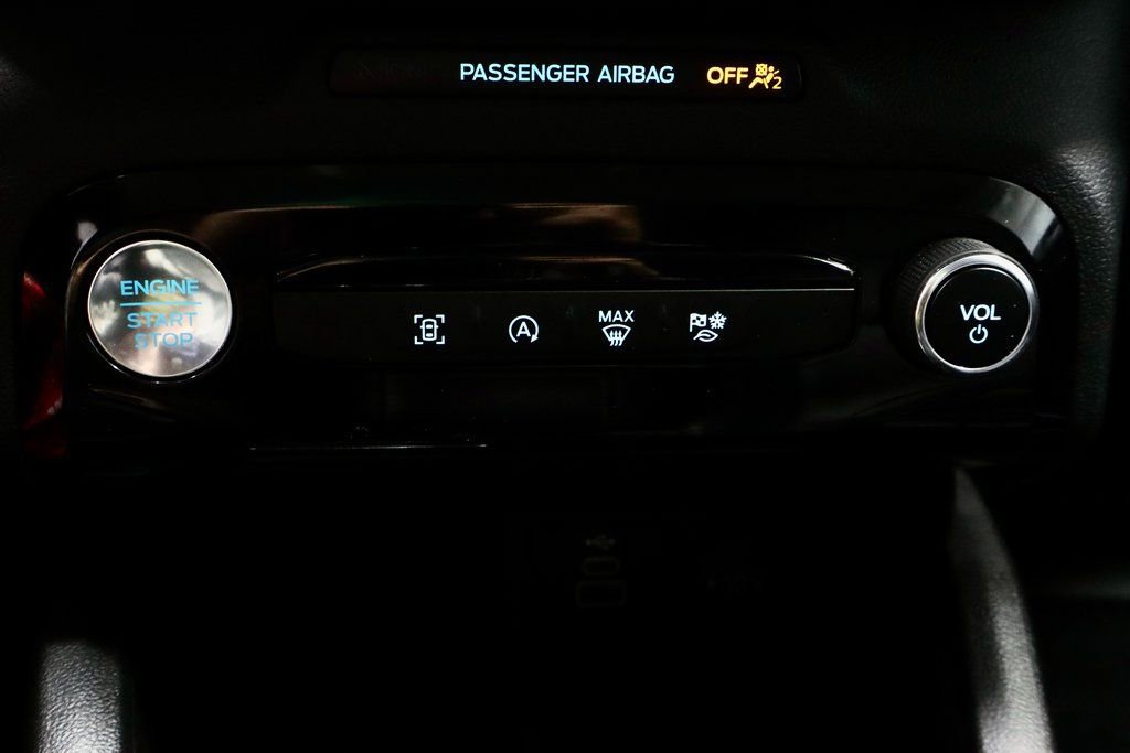 Used 2025 Ford Escape Platinum image 31