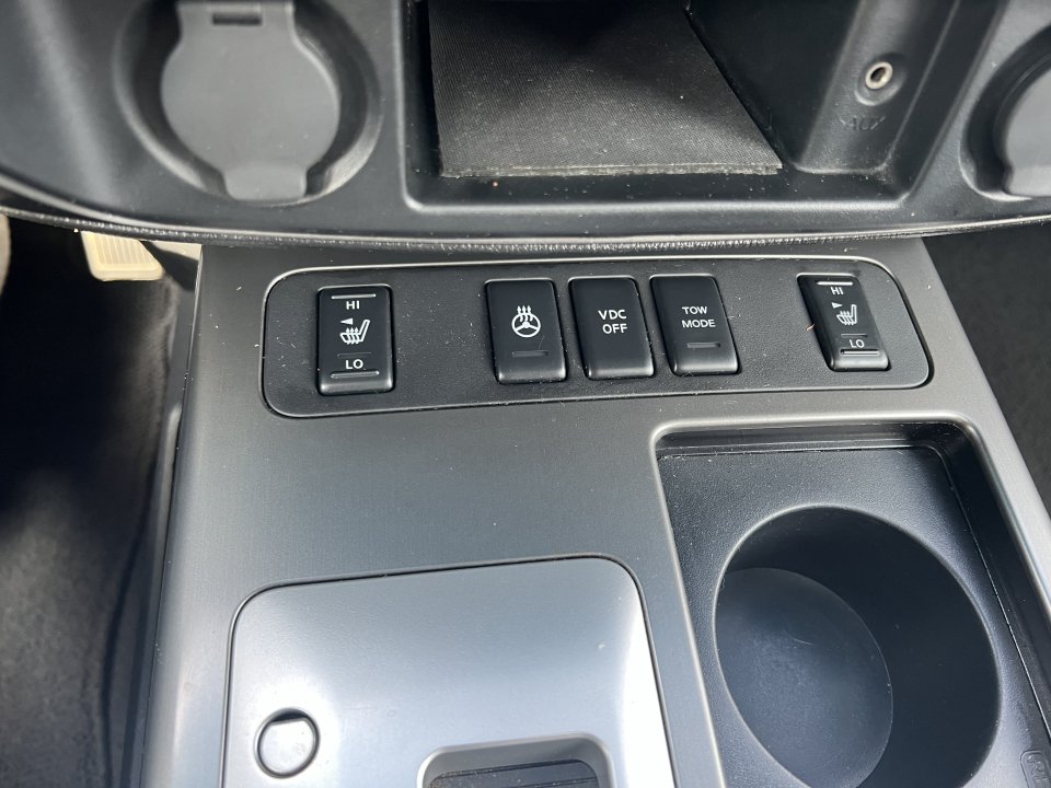 Used 2010 Nissan Armada Platinum w/ Captain Seat Pkg RWD image 27