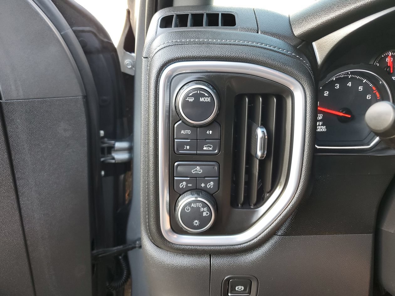 Used 2021 Chevrolet Silverado 1500 LT w/ Convenience Package II AWD/4WD image 32