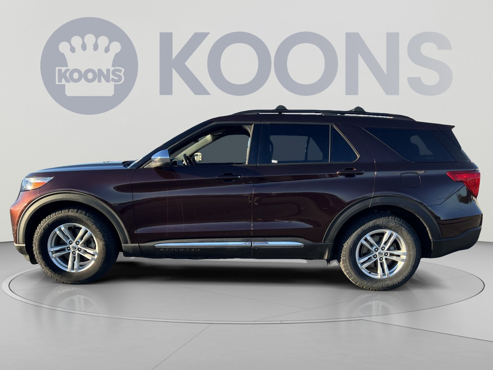 Used 2020 Ford Explorer XLT w/ Equipment Group 202A AWD/4WD image 13