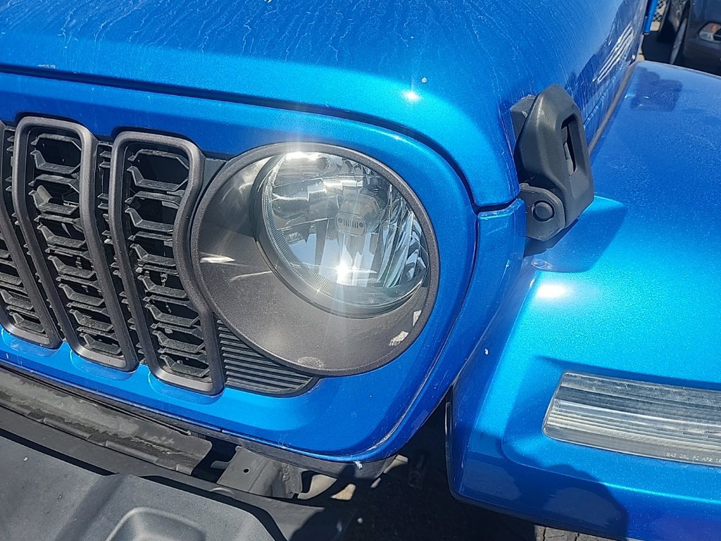 Used 2024 Jeep Wrangler Unlimited AWD/4WD image 6