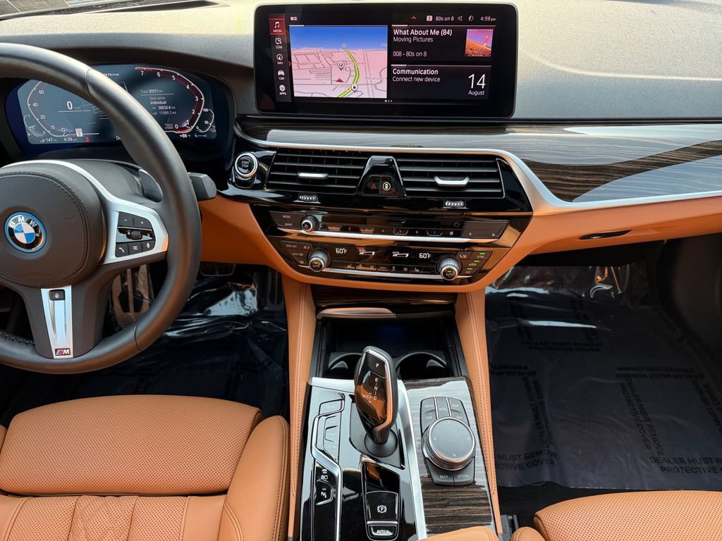 Used 2023 BMW 530e xDrive w/ Premium Package AWD/4WD image 11