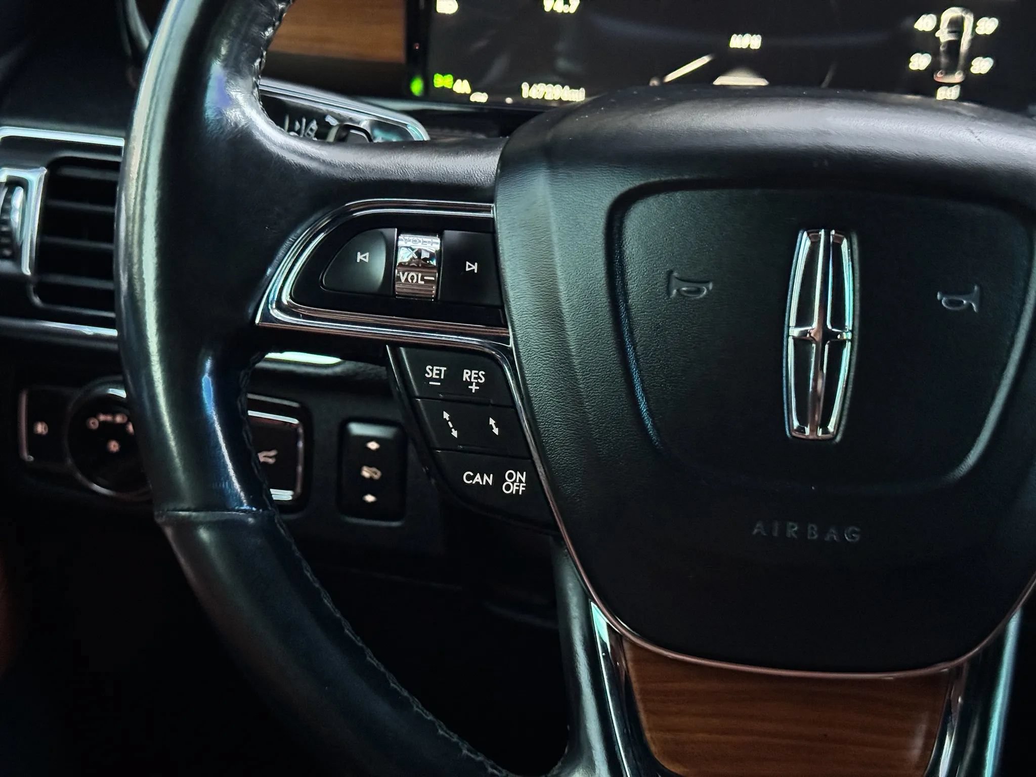 Used 2019 Lincoln Navigator L Reserve AWD/4WD image 31