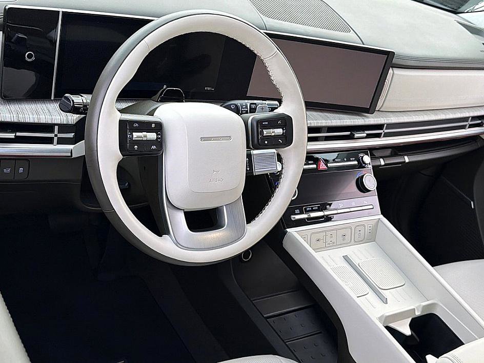 Certified 2025 Hyundai Santa Fe Calligraphy image 7