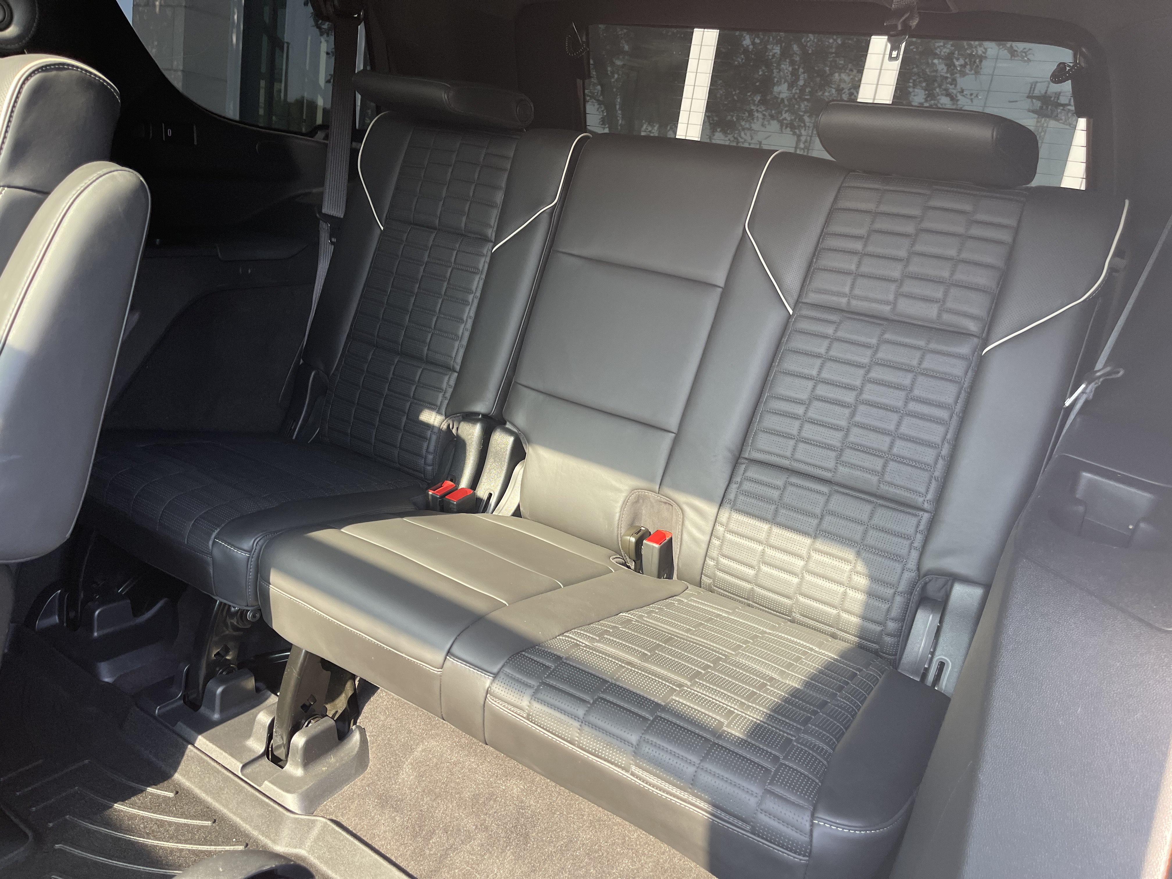 Used 2023 Cadillac Escalade Premium Luxury Platinum AWD/4WD image 21