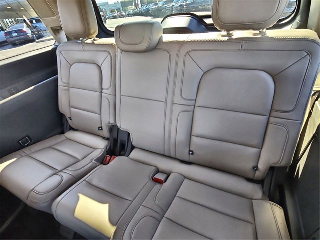 Used 2022 Lincoln Navigator Reserve image 22