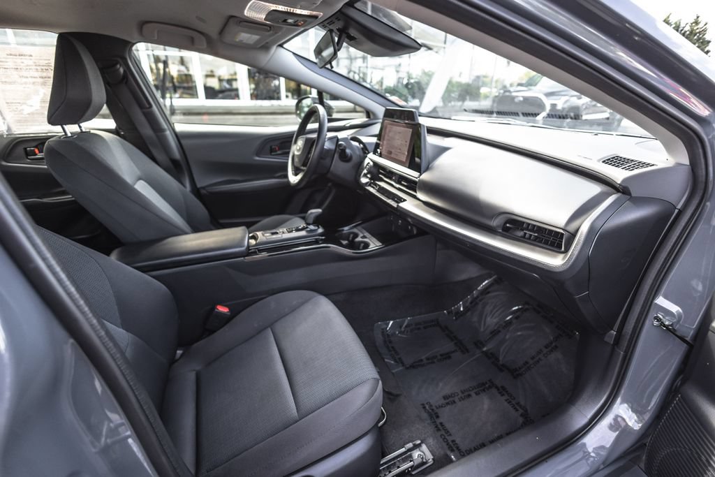 Used 2025 Toyota Prius LE FWD image 20