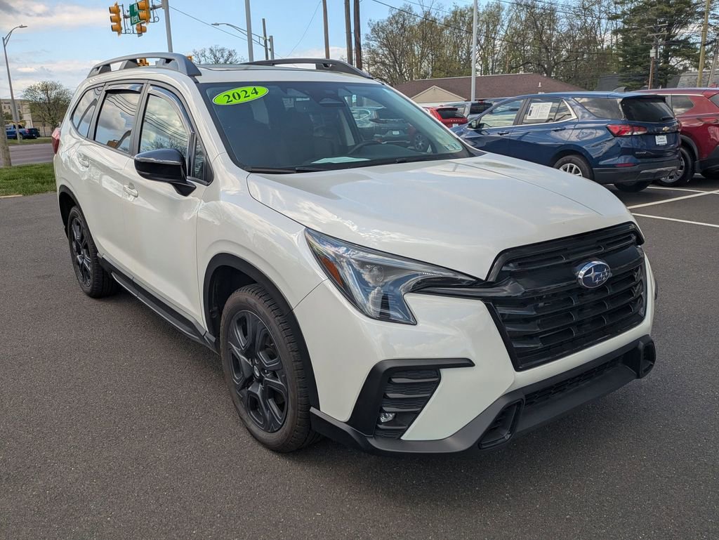 Used 2024 Subaru Ascent Onyx Edition image 3
