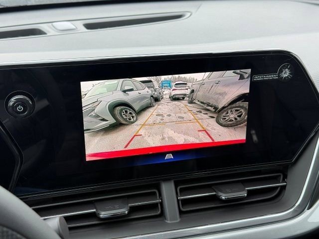 New 2026 Chevrolet Trax LT w/ Sunroof Package image 20