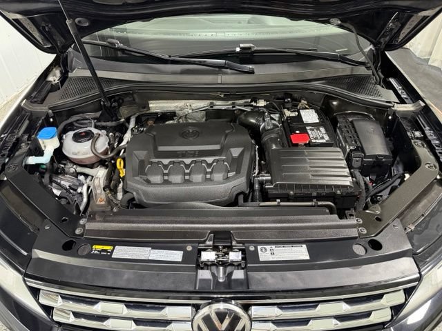 Used 2018 Volkswagen Tiguan SEL AWD/4WD image 26