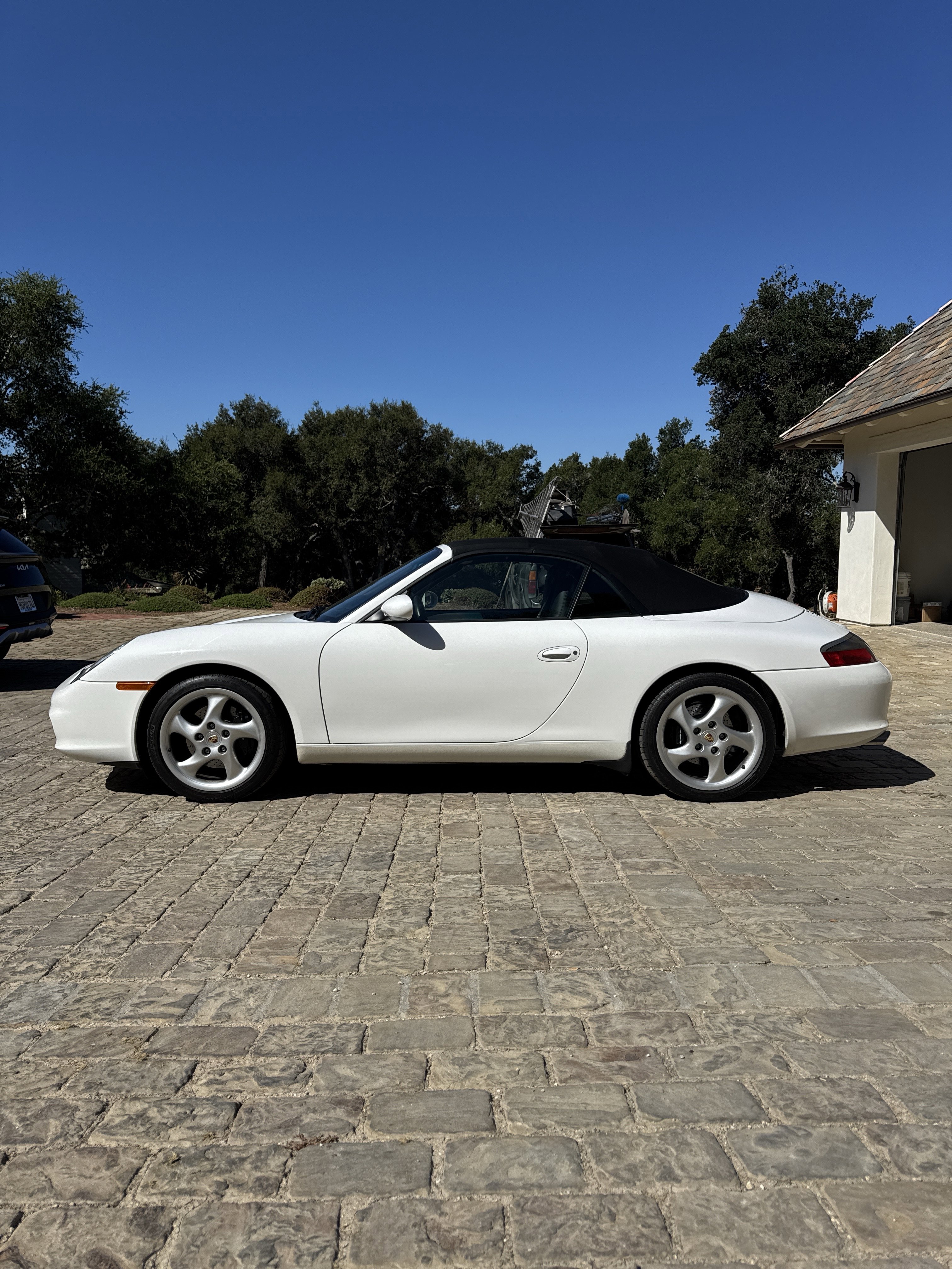 Used 2002 Porsche 911 Cabriolet image 6