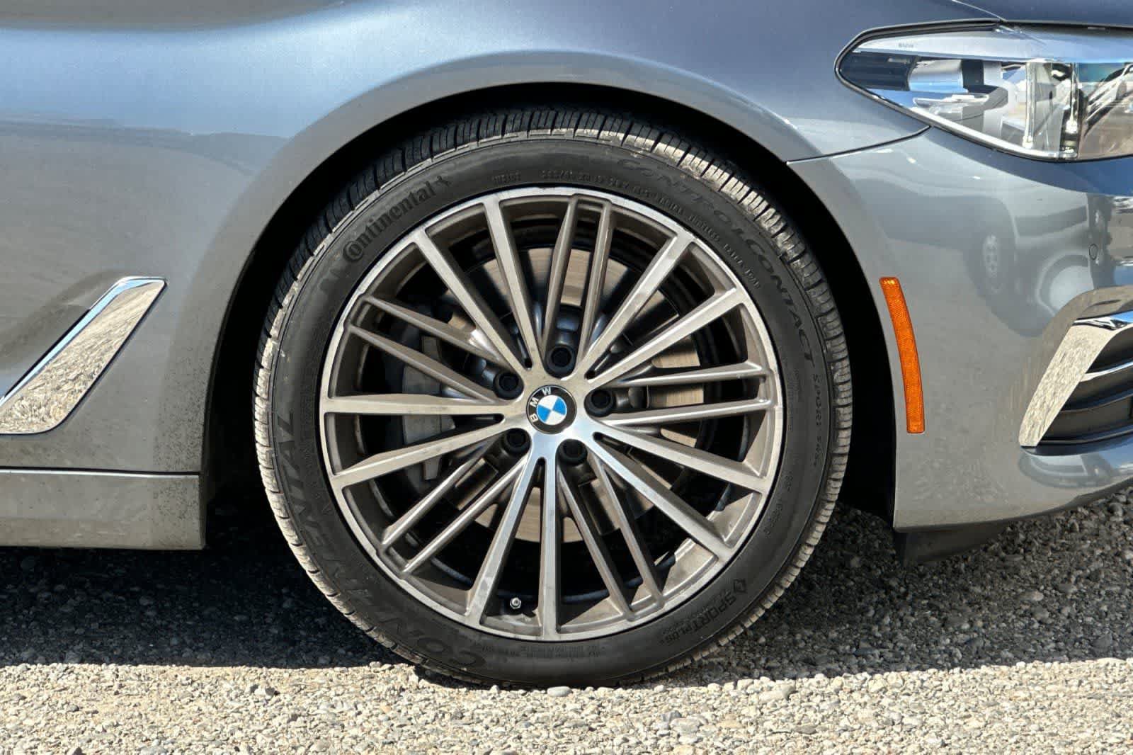 Used 2019 BMW 530i w/ Luxury Package RWD image 30