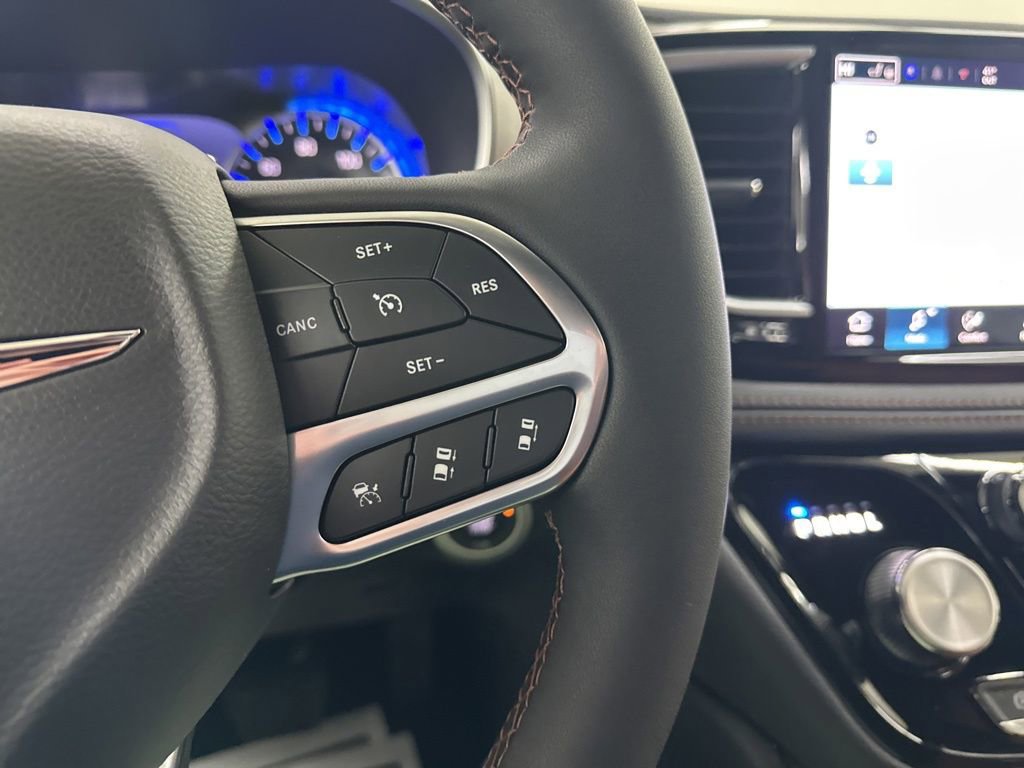 New 2026 Chrysler Pacifica Pinnacle image 32