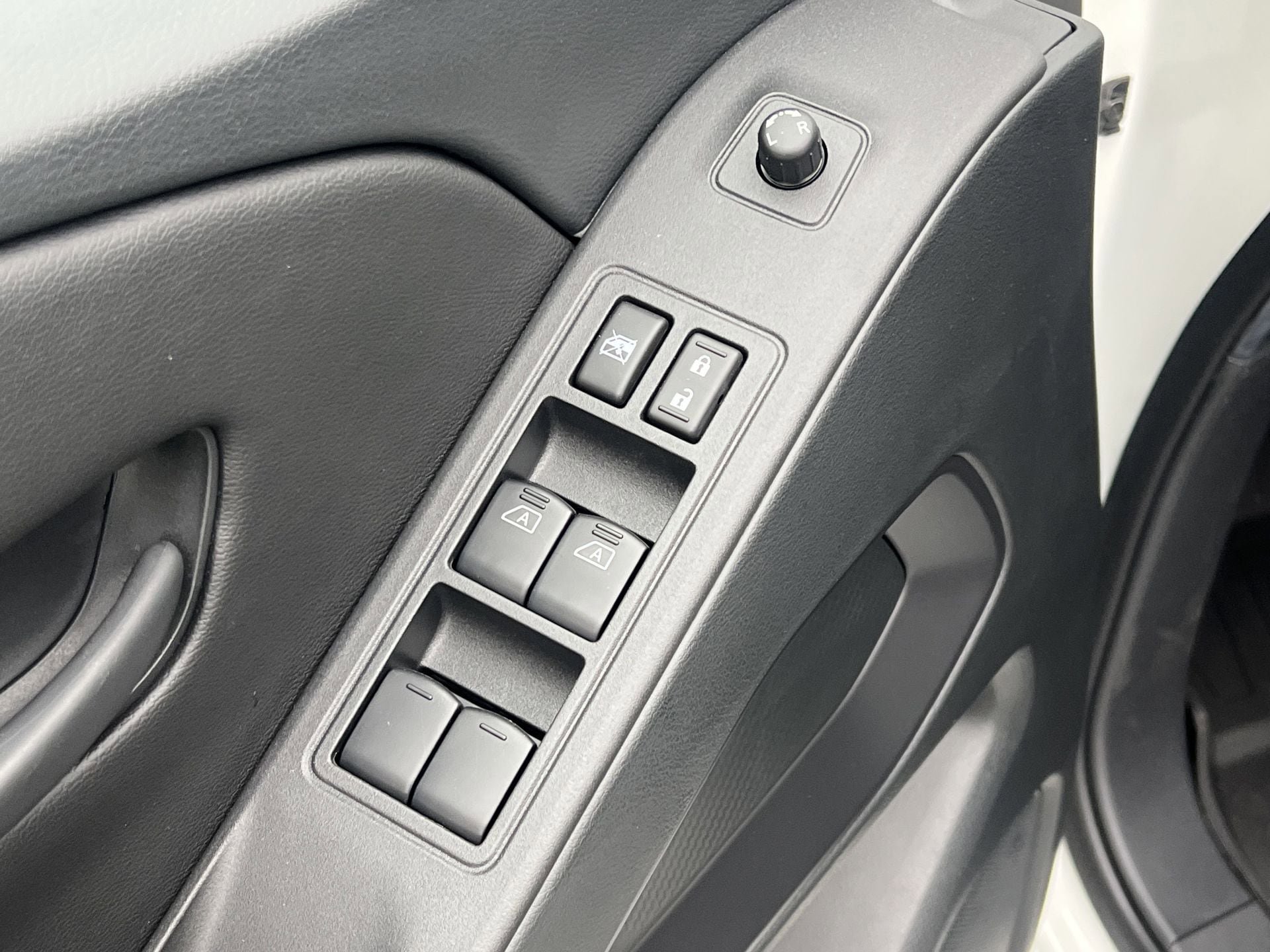 New 2026 Nissan Frontier SV RWD image 15