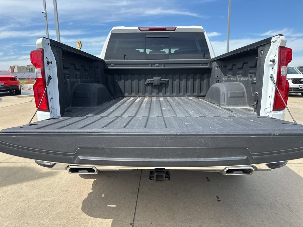 Used 2025 Chevrolet Silverado 1500 LTZ AWD/4WD image 5