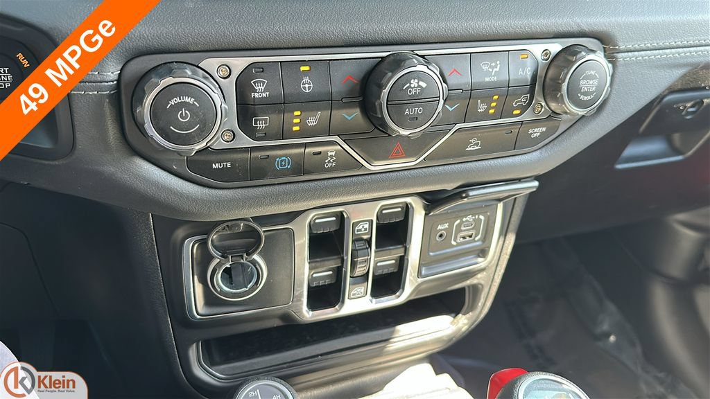 Used 2025 Jeep Wrangler Unlimited Sahara AWD/4WD image 23