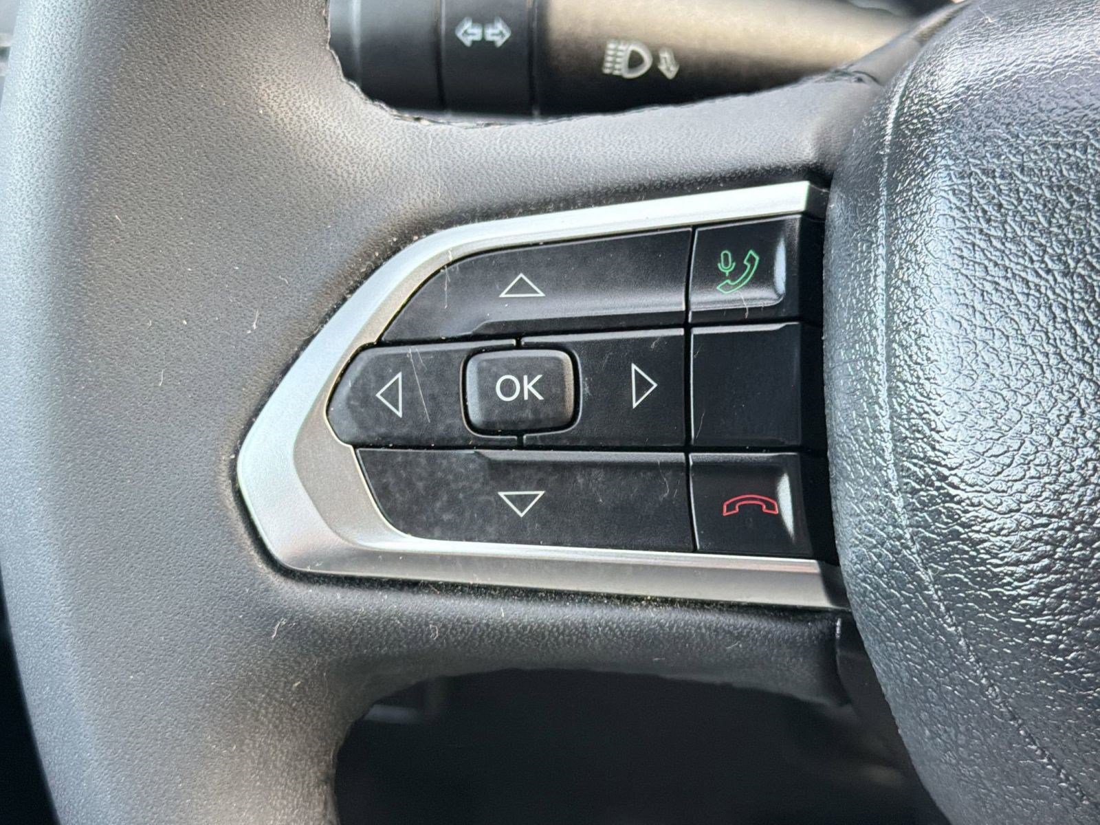 Used 2022 Jeep Compass Altitude FWD image 15