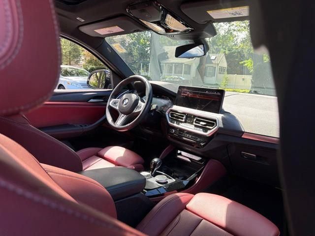 Used 2024 BMW X4 xDrive30i w/ M Sport Package AWD/4WD image 12