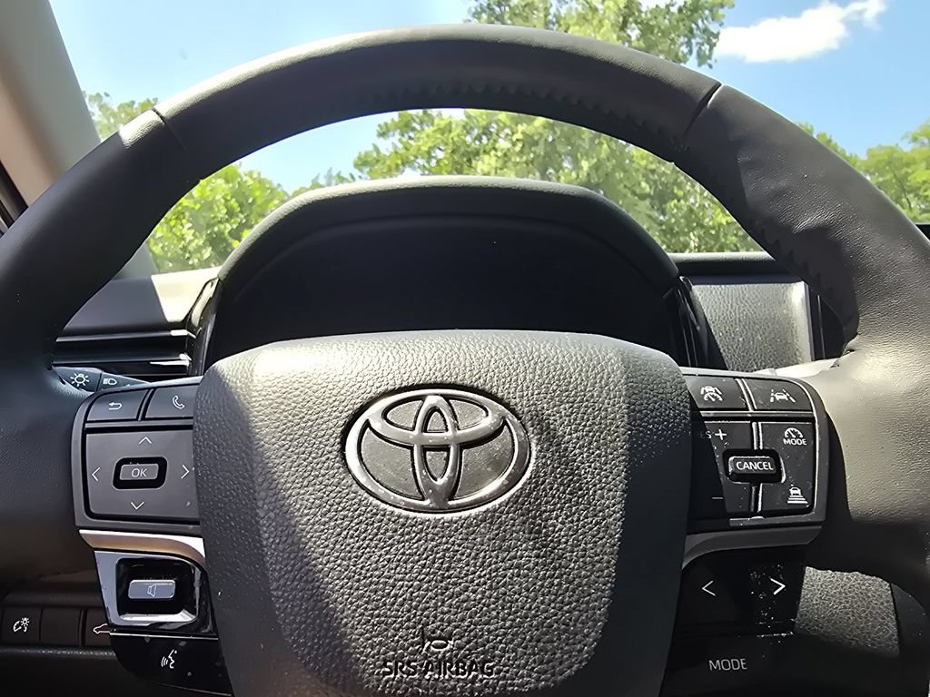 Used 2025 Toyota Camry LE w/ Convenience Package AWD/4WD image 25