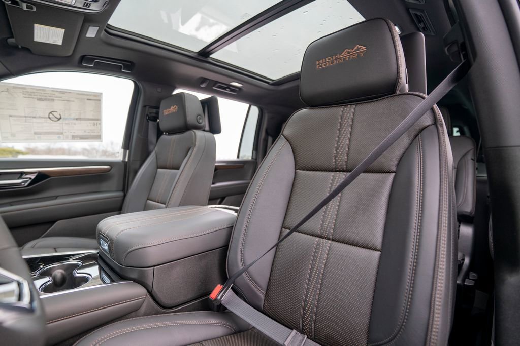 New 2026 Chevrolet Suburban High Country image 6
