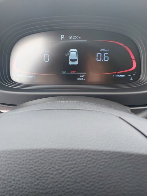 Certified 2025 Hyundai Venue SEL FWD image 31