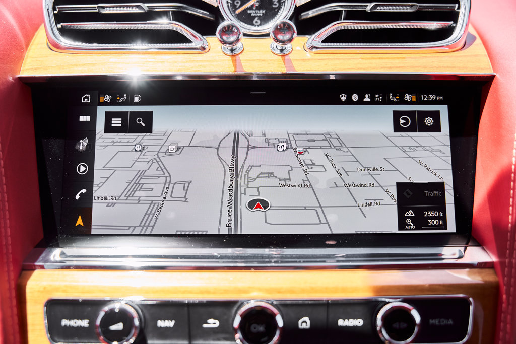 Used 2023 Bentley Bentayga AWD/4WD image 79