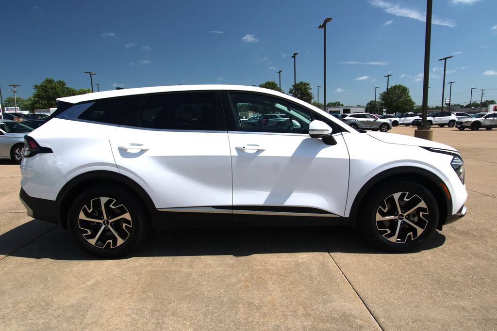 Used 2024 Kia Sportage EX FWD image 4