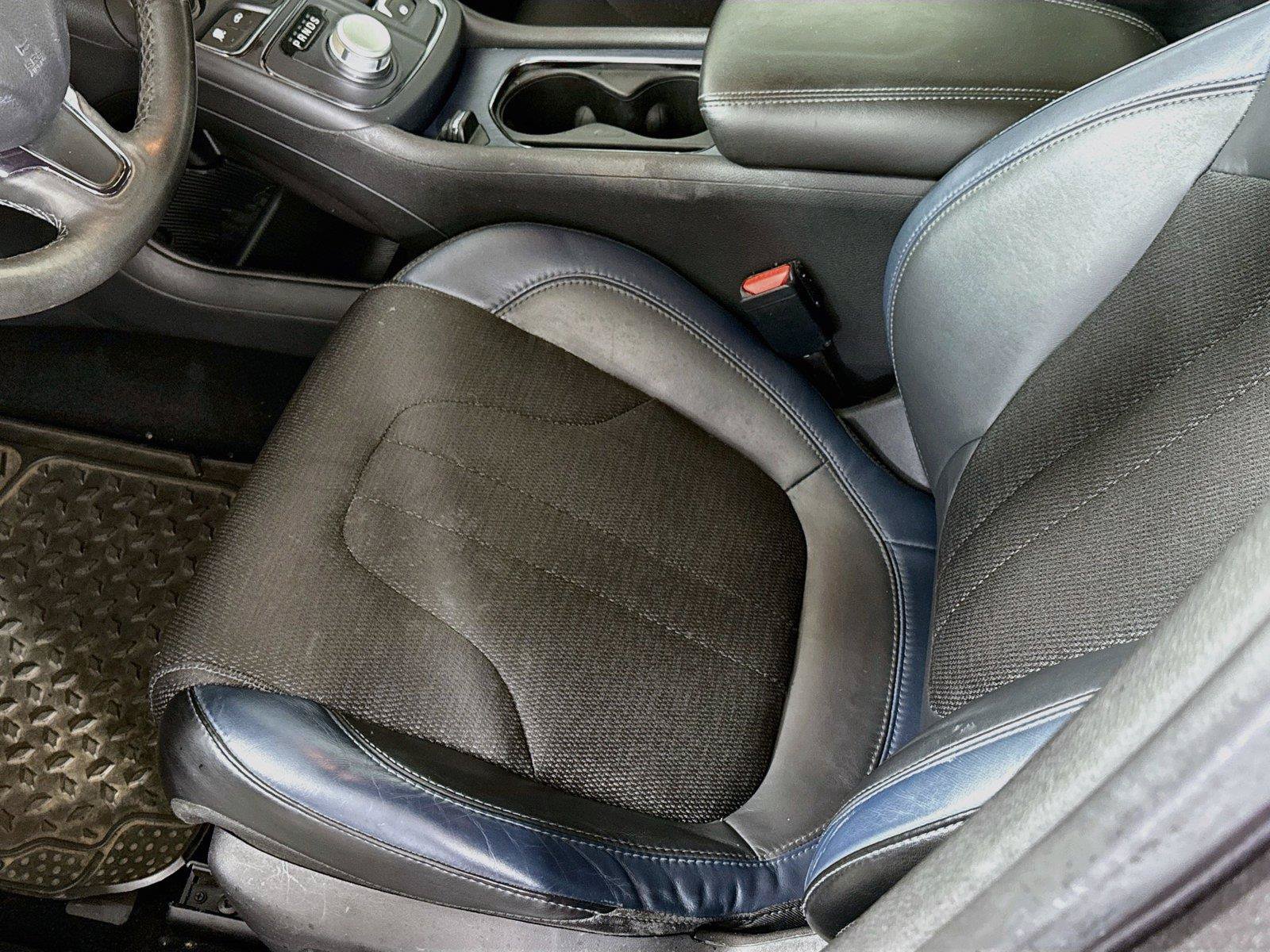 Used 2015 Chrysler 200 S FWD image 12