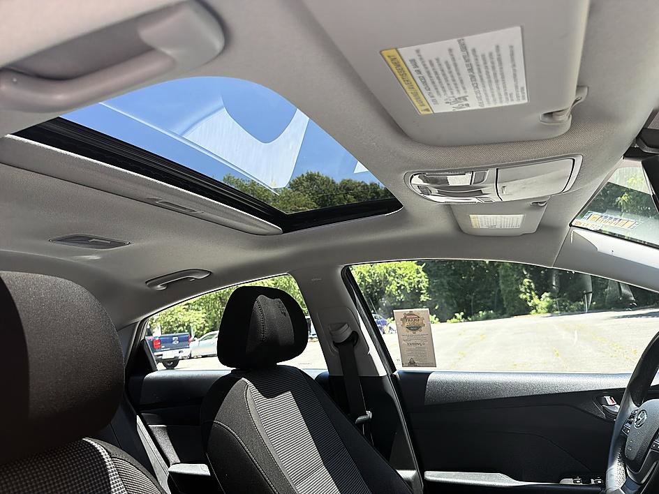 Used 2019 Hyundai Accent Limited FWD image 18
