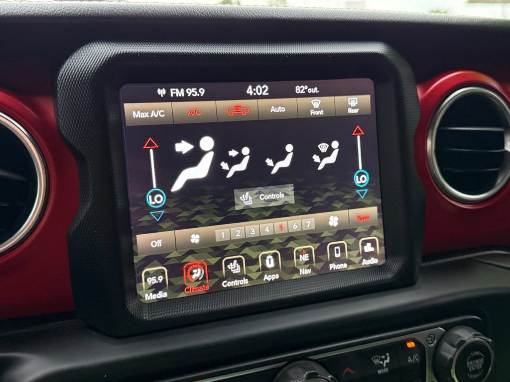 Used 2020 Jeep Gladiator Rubicon AWD/4WD image 23