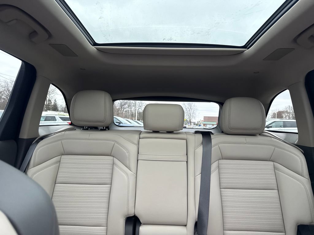 Used 2025 Lincoln Nautilus Reserve image 46