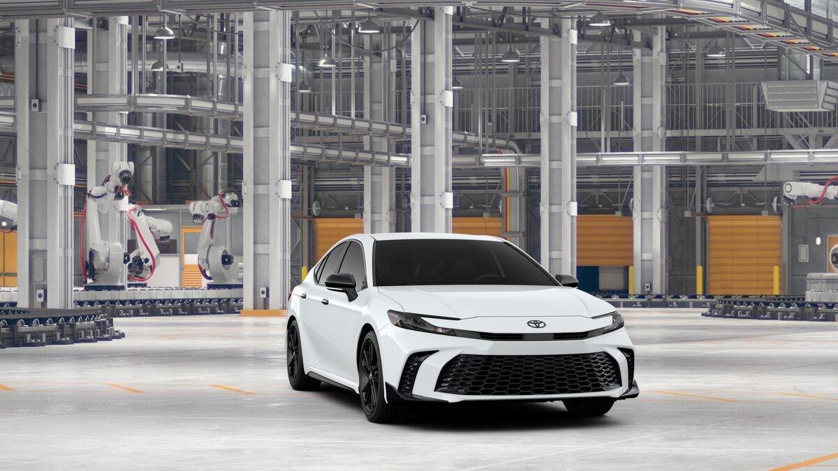 New 2026 Toyota Camry Hybrid FWD image 19