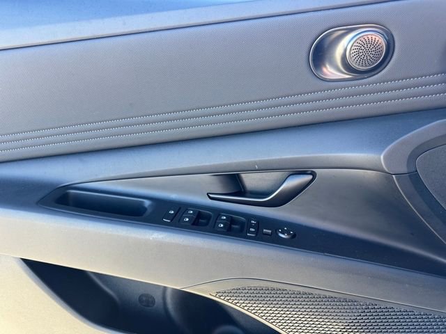 Used 2025 Hyundai Elantra Sport image 19
