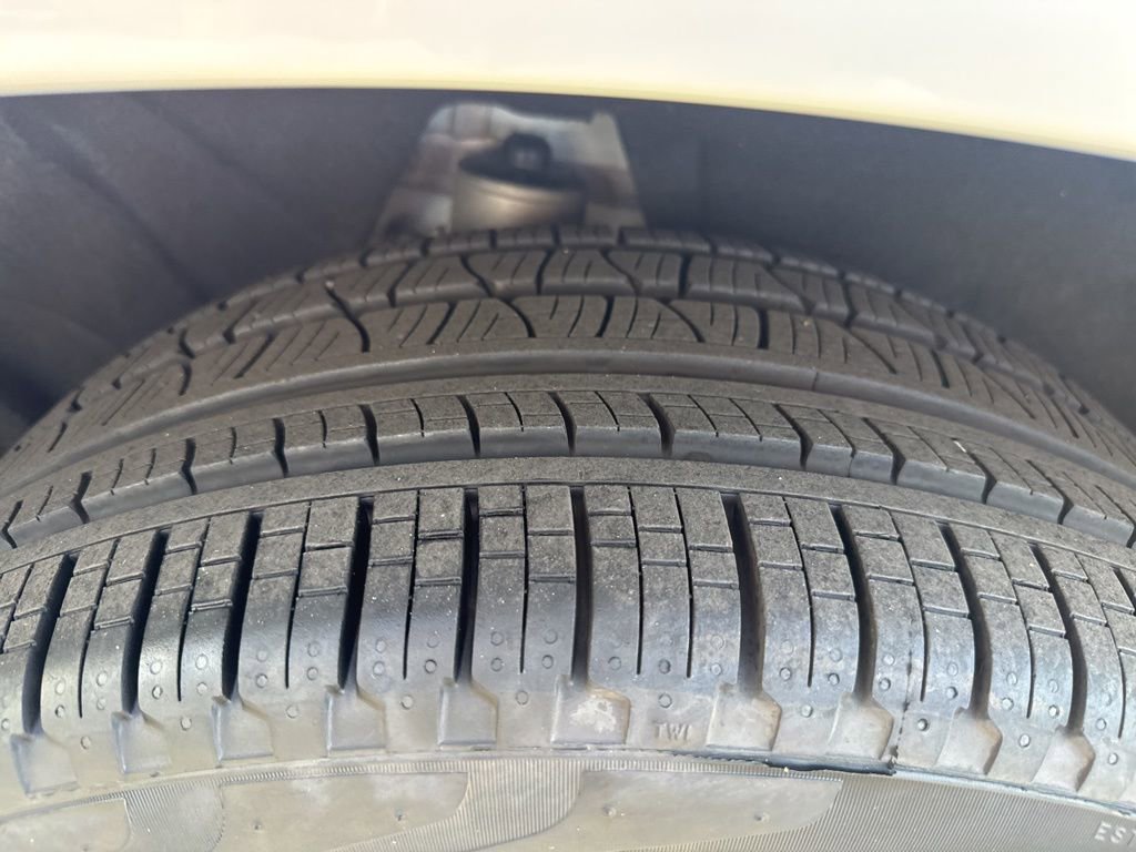 Used 2023 Volvo XC90 B5 Plus w/ Protection Package Premier image 11