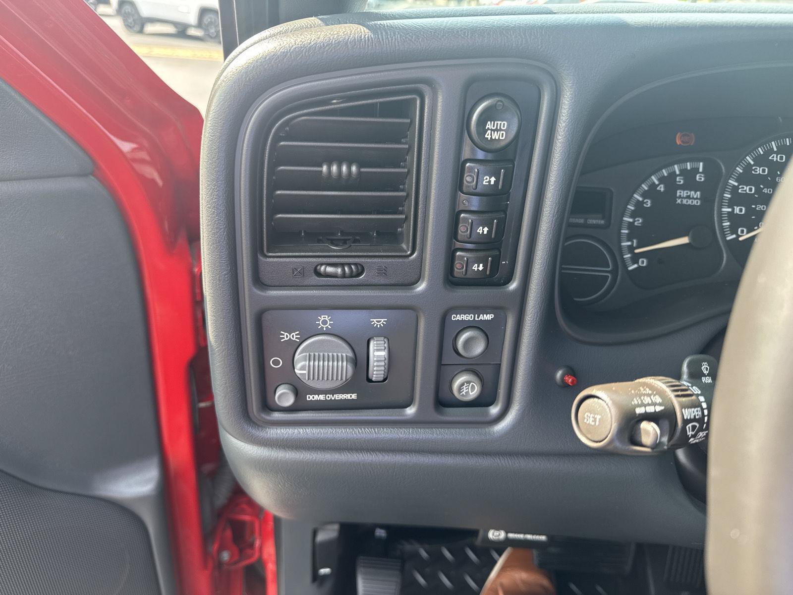 Used 2002 Chevrolet Avalanche 4x4 w/ Off-Road Suspension Pkg image 21