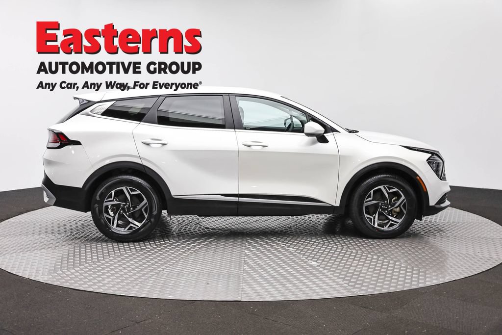 Used 2024 Kia Sportage LX FWD image 4