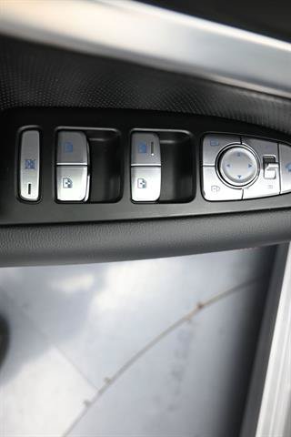 Used 2025 Genesis G70 3.3T Advanced RWD image 7
