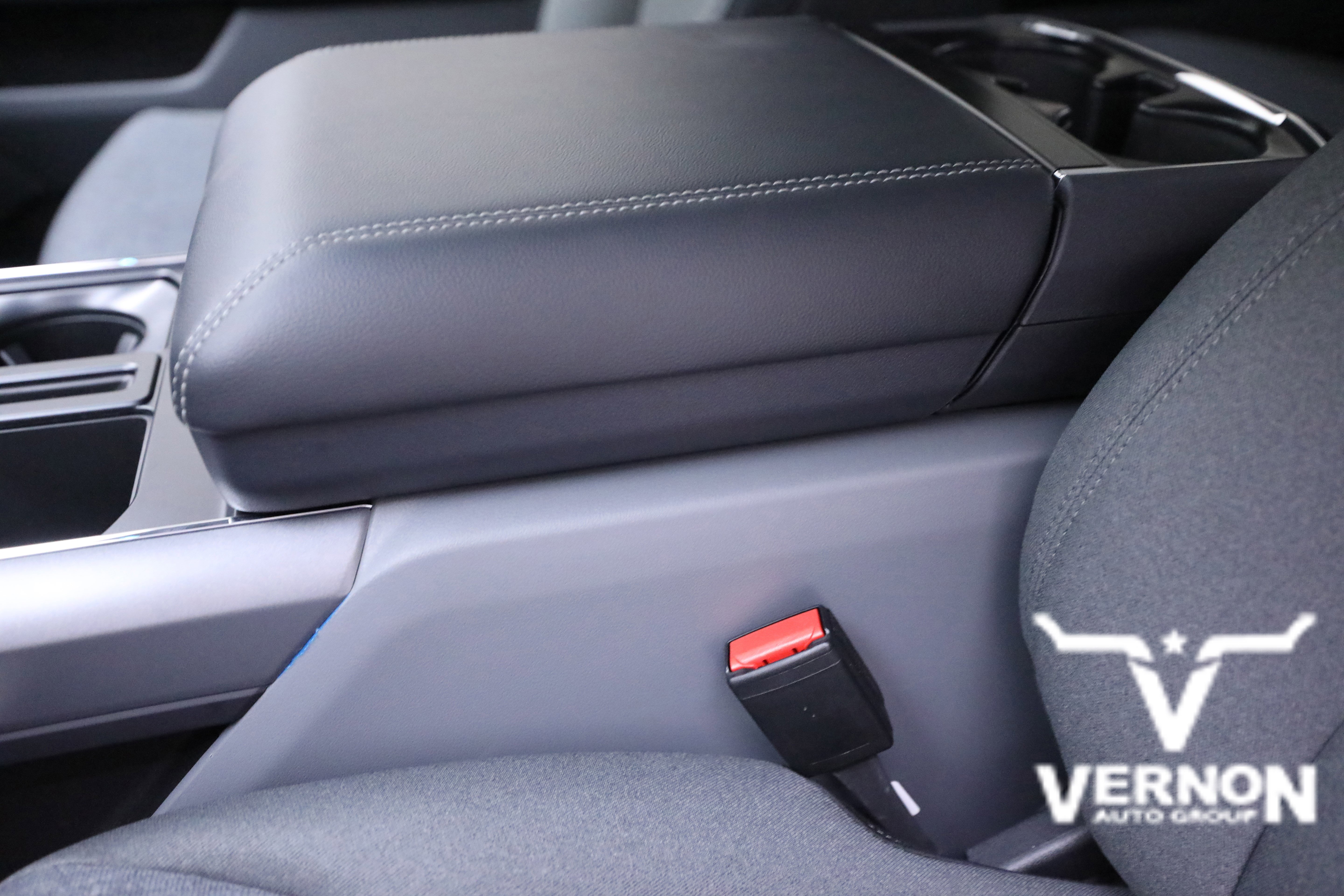 New 2026 Ford F150 XLT w/ Equipment Group 302A MID image 15