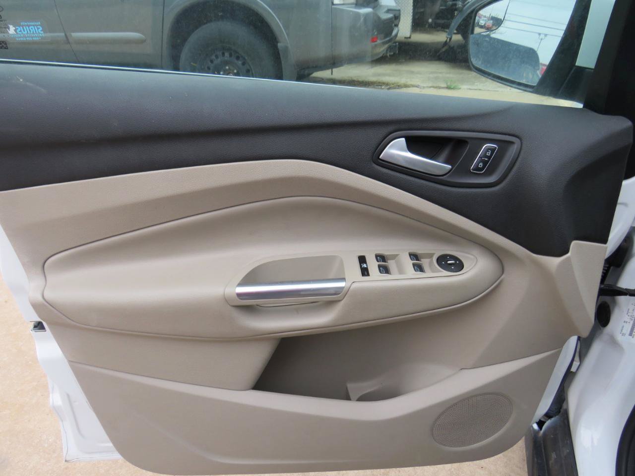 Used 2014 Ford C-MAX Energi SEL FWD image 5